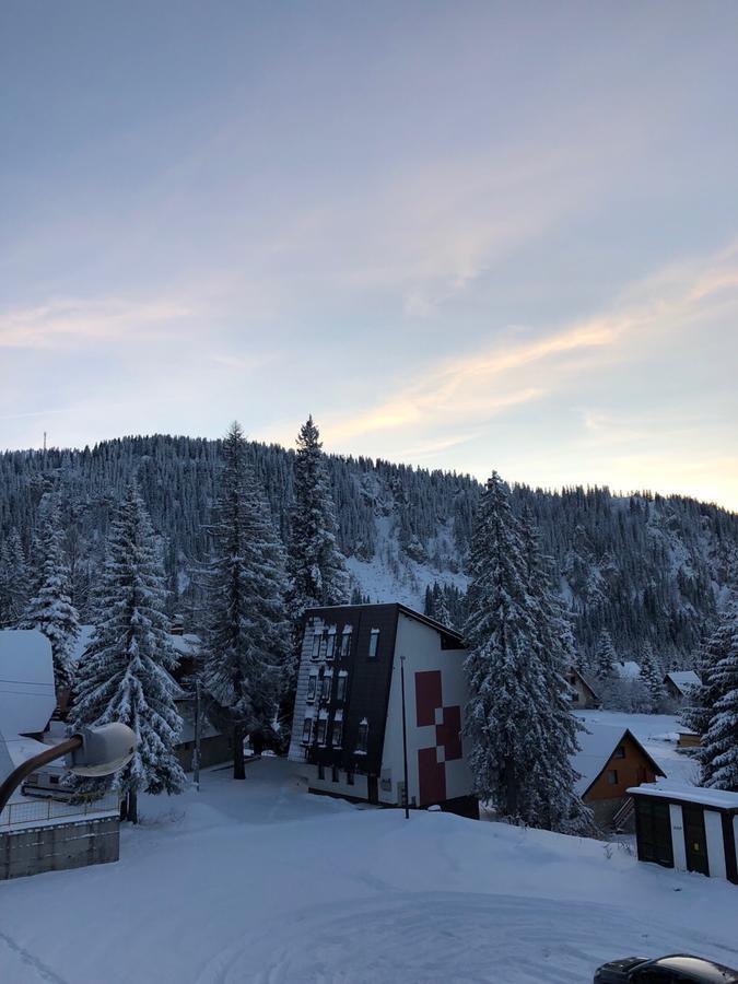 Apartmani Mont 1 ยาโฮรินา ภายนอก รูปภาพ