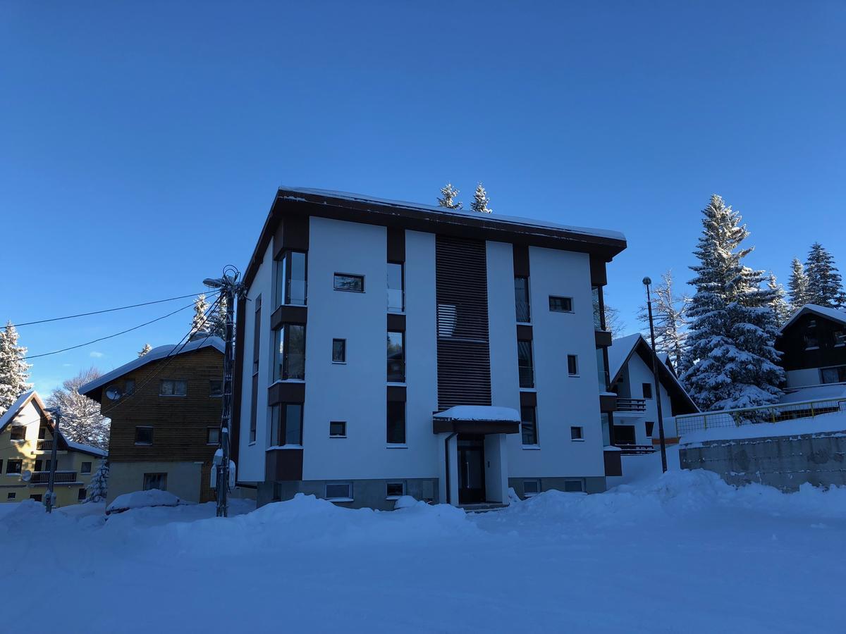 Apartmani Mont 1 ยาโฮรินา ภายนอก รูปภาพ