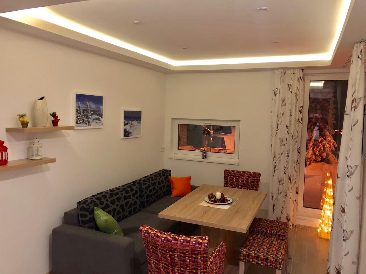 Apartmani Mont 1 ยาโฮรินา ภายนอก รูปภาพ