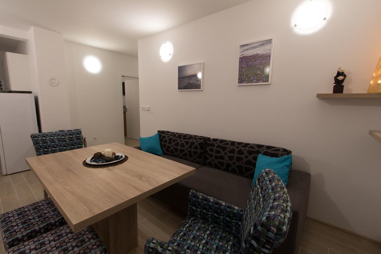 Apartmani Mont 1 ยาโฮรินา ภายนอก รูปภาพ