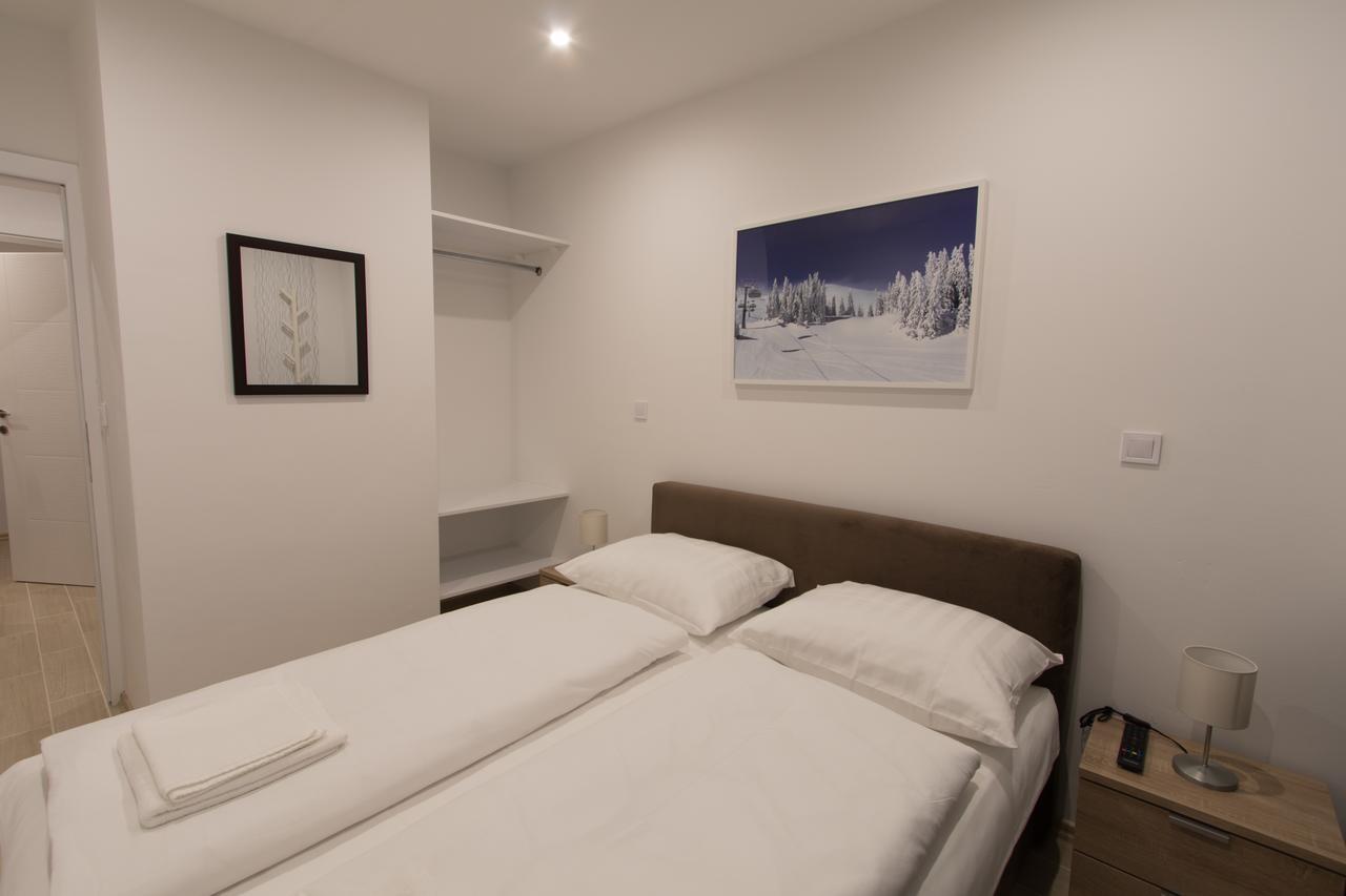 Apartmani Mont 1 ยาโฮรินา ภายนอก รูปภาพ