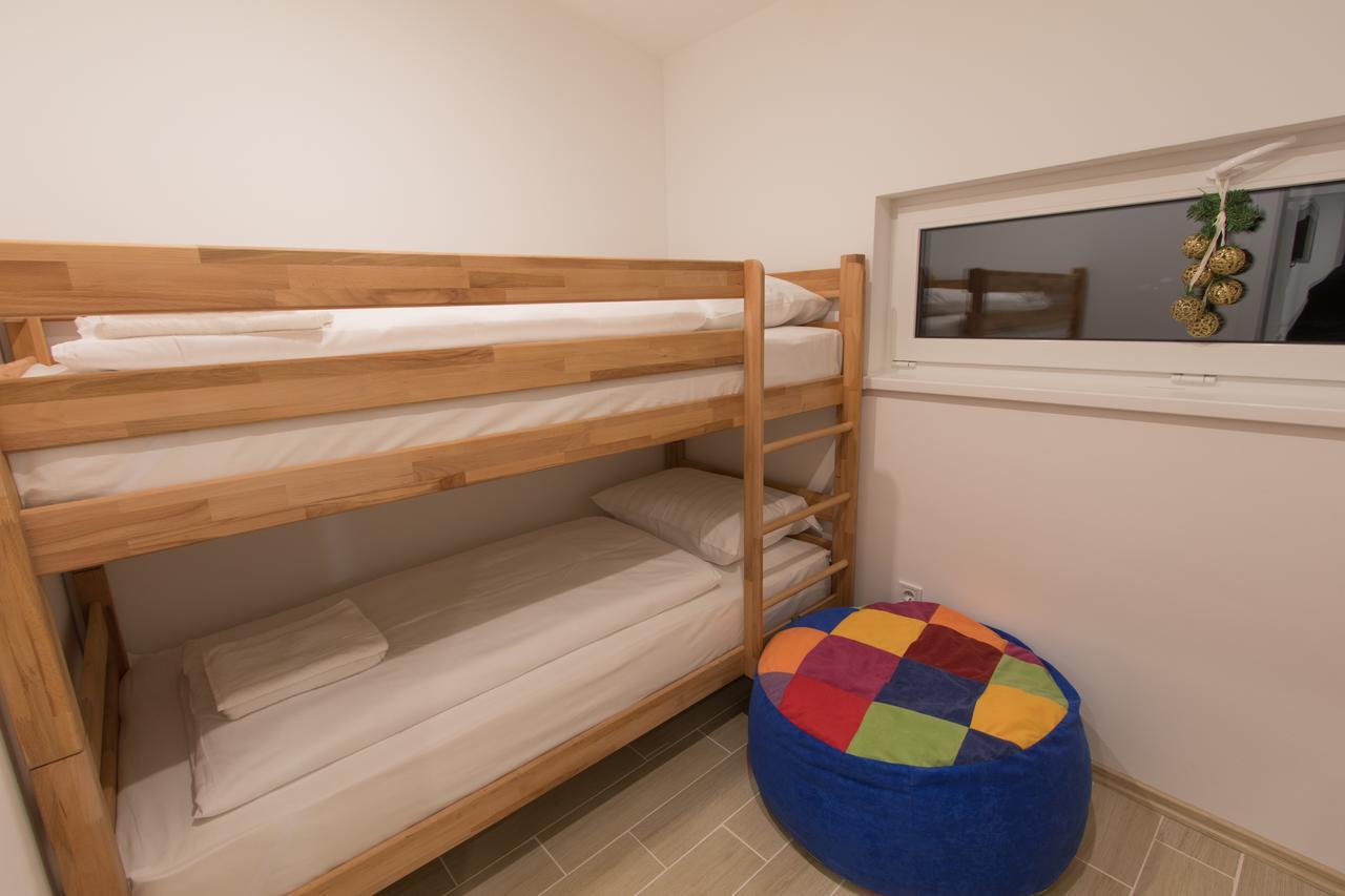 Apartmani Mont 1 ยาโฮรินา ภายนอก รูปภาพ