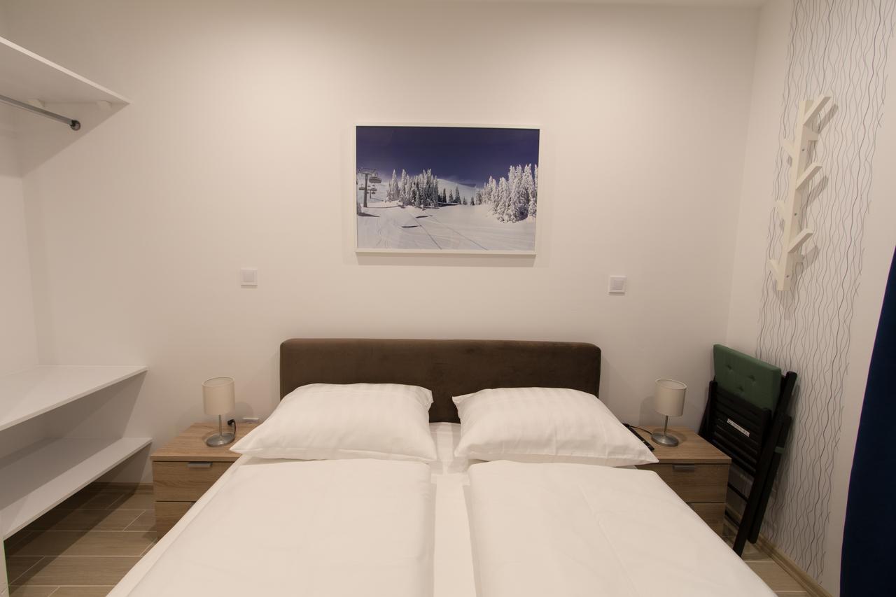 Apartmani Mont 1 ยาโฮรินา ภายนอก รูปภาพ