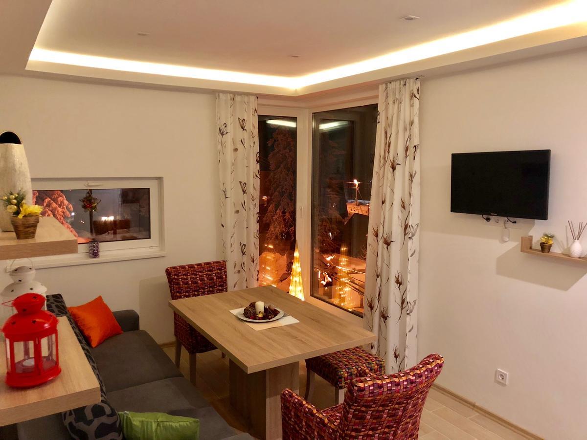 Apartmani Mont 1 ยาโฮรินา ภายนอก รูปภาพ